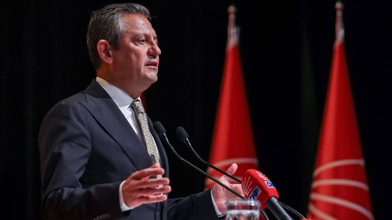 Özgür Özel’in ‘liderlik’ sınavı! CHP'de değişimin olup olmayacağını esas bundan sonra göreceğiz