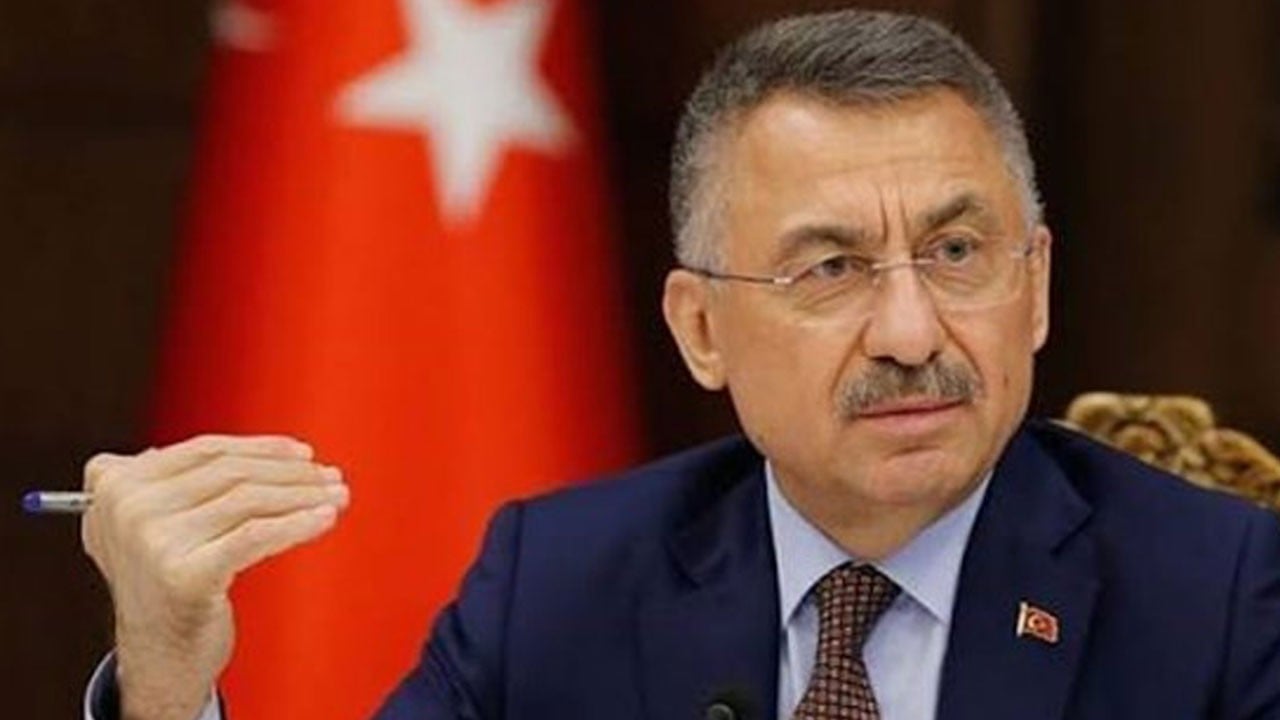 Özgür Özel’in skandal yazısına bir tepki de Oktay’dan: Yine vesayet özlemi çekiyor!