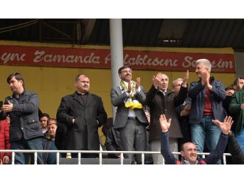 Özgüzeldere Spor’un 8 yıllık hasreti sona erdi