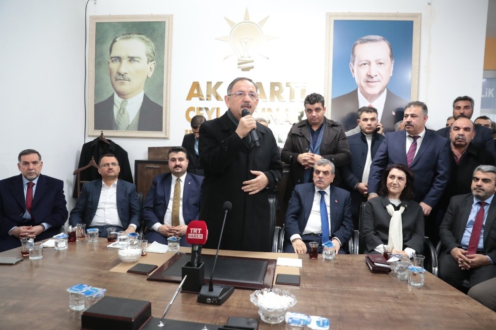 Özhaseki Ceylanpınar’da partililerle buluştu 