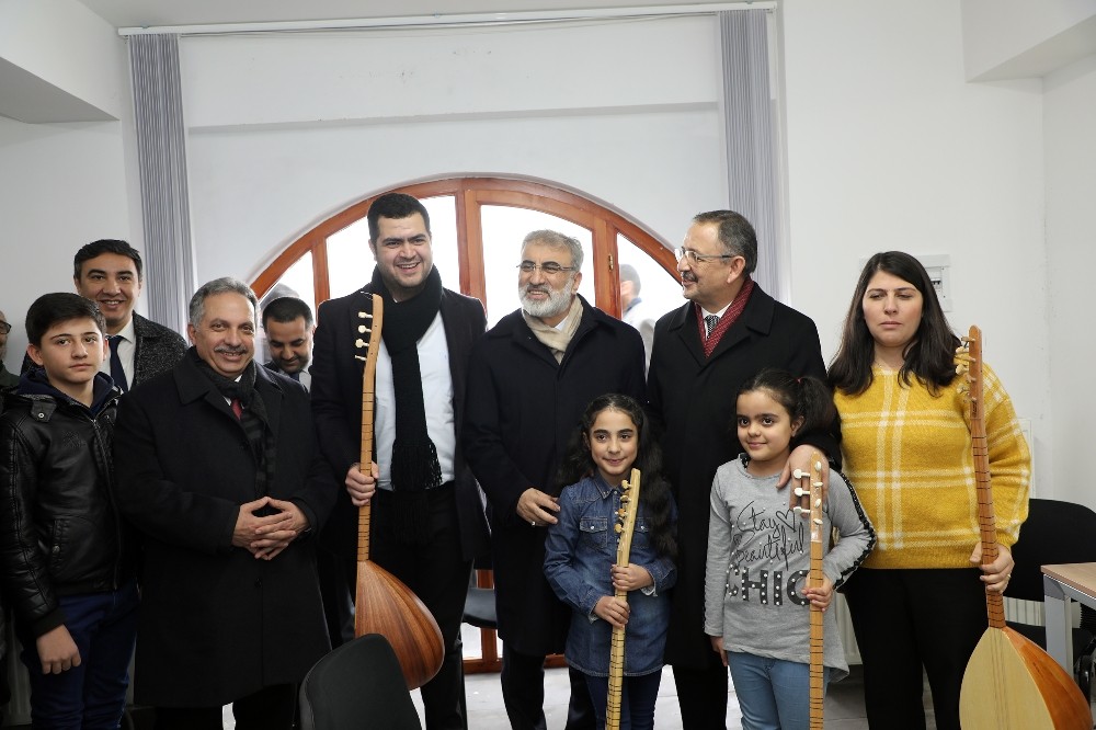 Özhaseki, Talas’ta müzik okulunu gezdi 