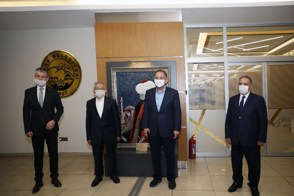 Özhaseki: “Yalçın Başkan, projeleri hayata geçirecek bilgi birikime sahip” 