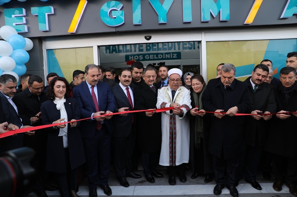 Özheseki Şanlıurfa’da sosyal market açılışına katıldı 