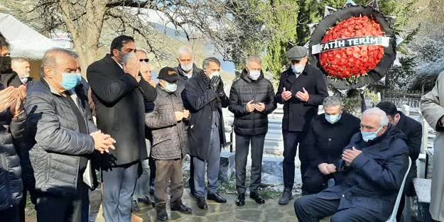 Özkan Sümer, mezarı başında anıldı