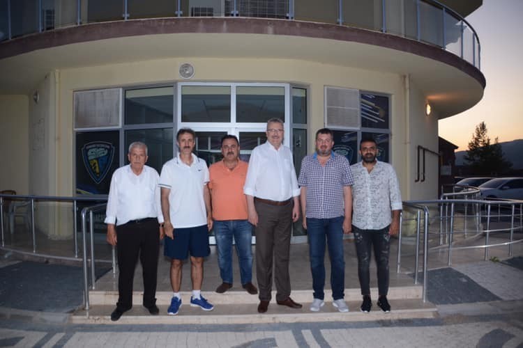 Özkan’dan Karacabey Belediyespor’a ziyaret 