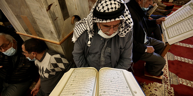 Özlem sona erdi... Karantina biter bitmez Mescid-i Aksa'ya koştu