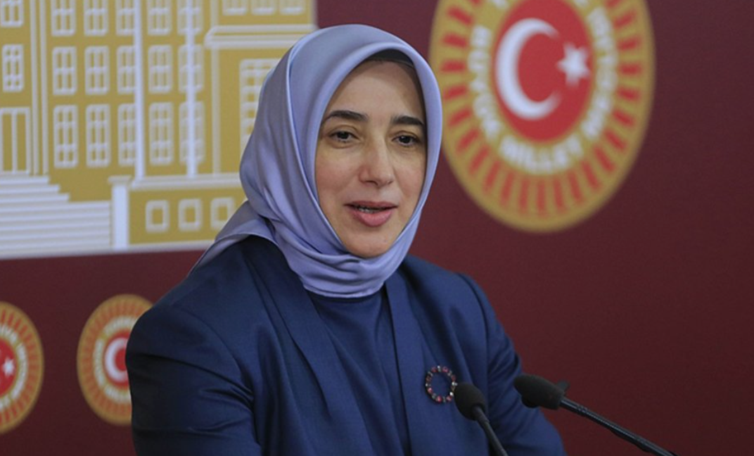 Özlem Zengin bu kez şaşırttı! Zehir zemberek açıklama