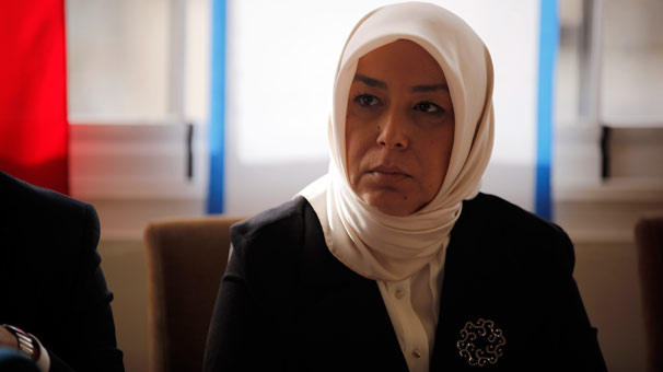 Öznur Çalık: İnsanlık ölüyor, dünya susuyor