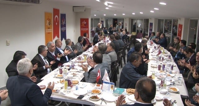 Özselek, “Mesleki sorunların çözümü için gayret ediyoruz” 