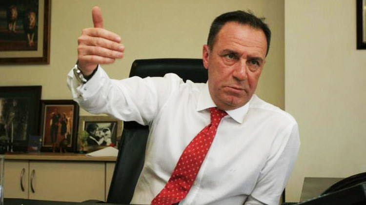 Öztürk bombaladı! 