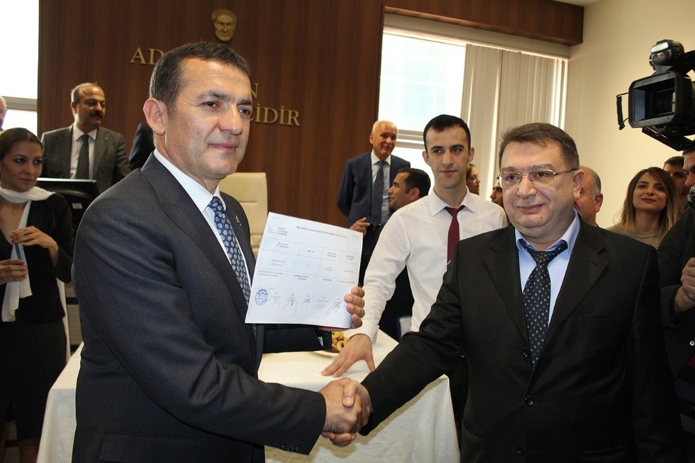 Özyiğit mazbatasını aldı 