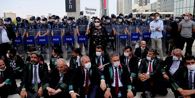 Paçavraların adları farklı olsa da ‘merkezleri’ aynı! Vesayetçi barolar için ağız birliği