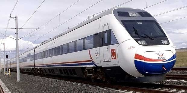 Trenin önüne atlayarak intihar etti