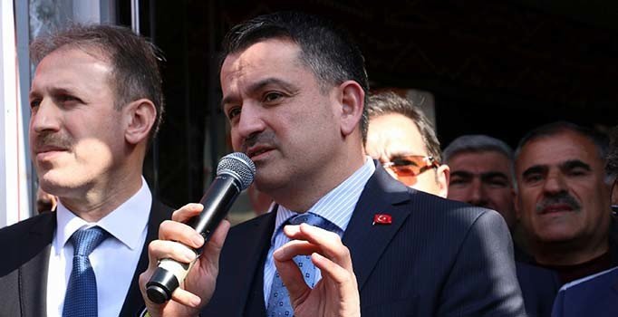 Pakdemirli: 2023'e kadar 7 milyar fidanı toprakla buluşturacağız