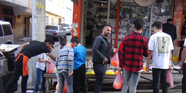 Paketi 5 TL'ye satılıyor! Duyan geliyor...