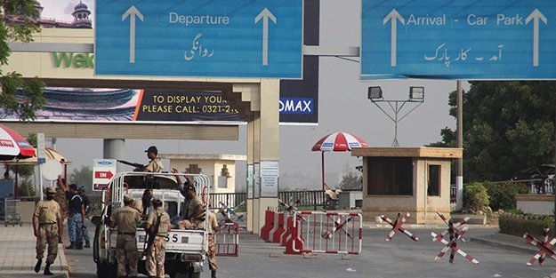 Pakistan askerine saldırı: 6 ölü