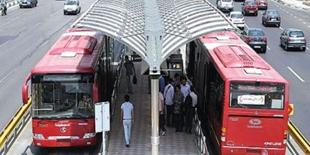 Pakistan Başbakanı'ndan Türkiye'ye metrobüs teşekkürü