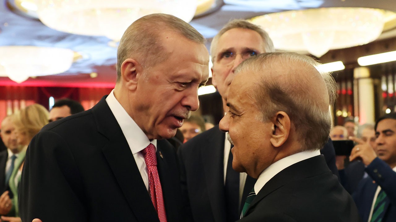 Pakistan Başbakanı'nın Erdoğan'a hediyesi gündem oldu! Duyar duymaz 'nerede' diye sordu