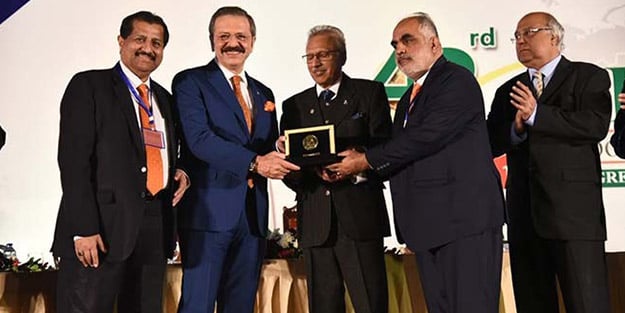 Pakistan Devlet Başkanı’ndan Hisarcıklıoğlu’na ödül