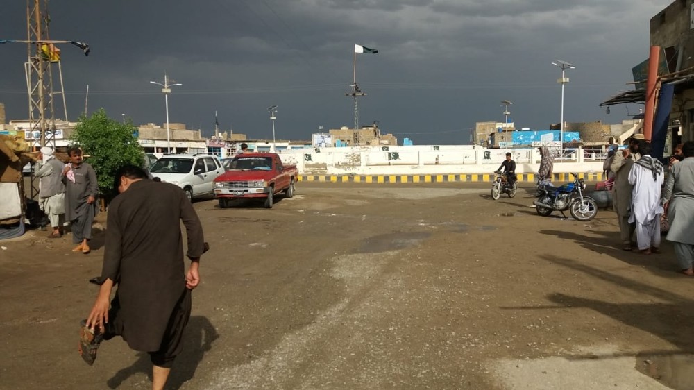Pakistan, korona virüsü nedeniyle İran sınırını kapattı 