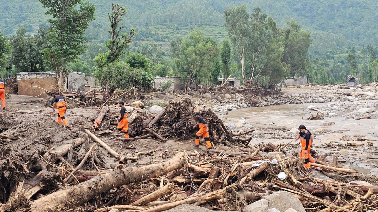 Pakistan muson felaketini yaşıyor! 645 kişi hayatını kaybetti