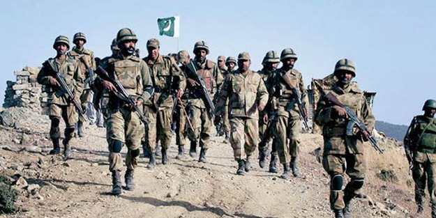 Pakistan ordusuna saldırı! Çok sayıda ölü var
