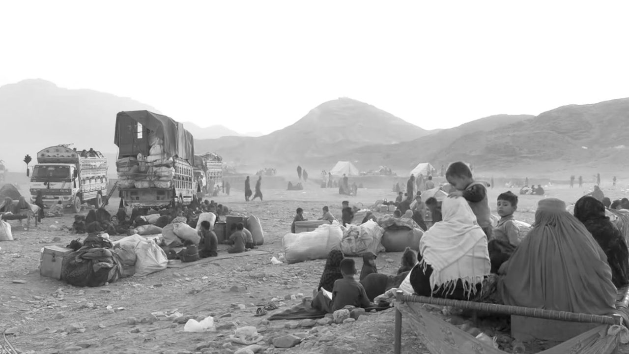 Pakistan yönetimi Afgan mültecileri eziyor