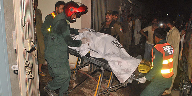 Pakistan'da aile faciası! 9 kişi hayatını kaybetti
