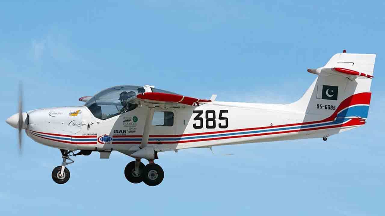 Pakistan'da askeri eğitim uçağı düştü: 2 pilot hayatını kaybetti