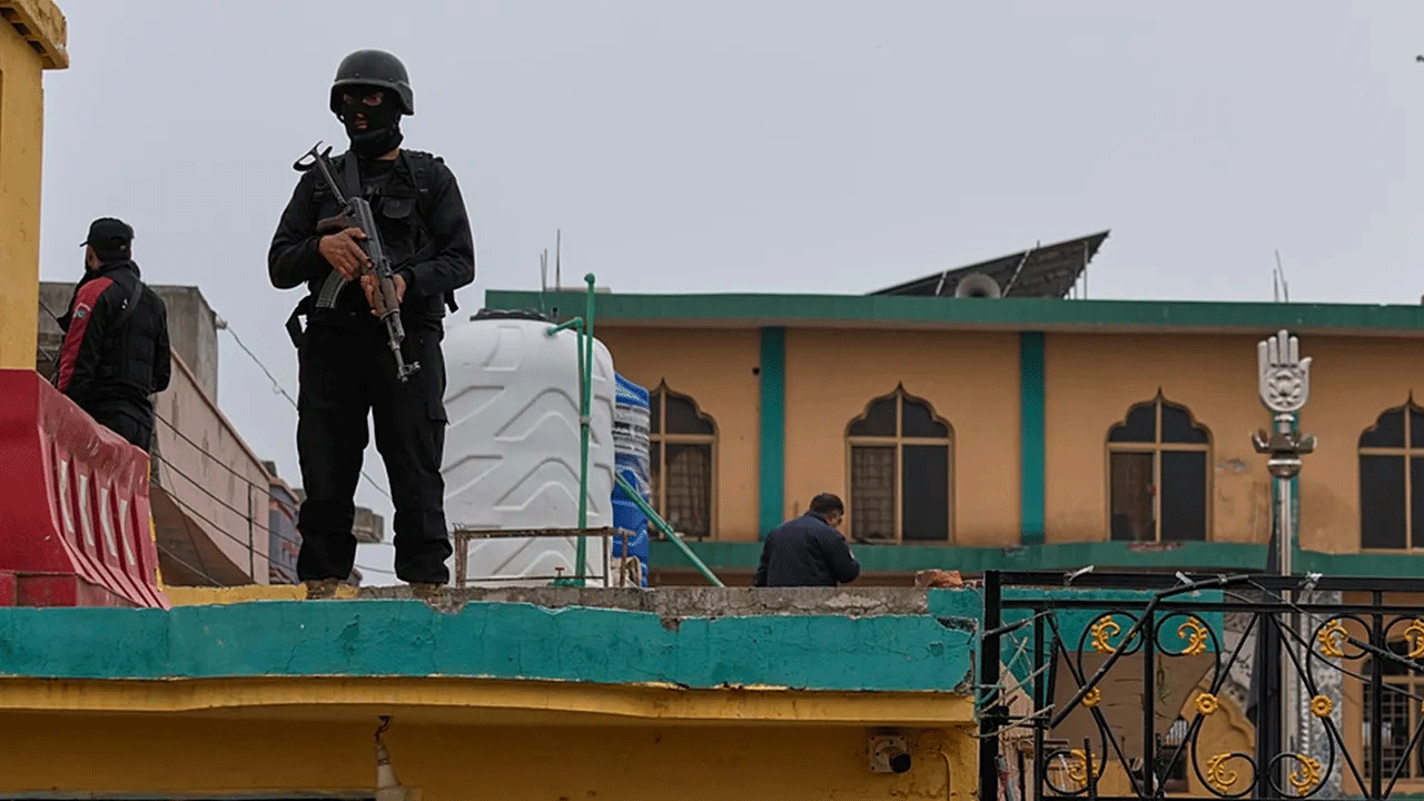 Pakistan'da bombalı saldırı: Çok sayıda ölü var!