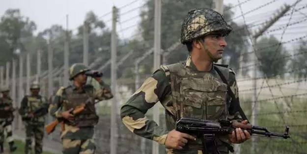 Pakistan'da çatışma! 10 asker hayatını kaybetti