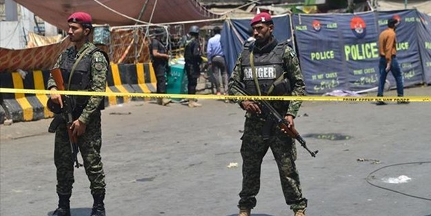 Pakistan'da çatışma: 2 asker hayatını kaybetti