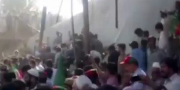 Pakistan'da düğün evinin çatısı çöktü: Ölü ve yaralılar var