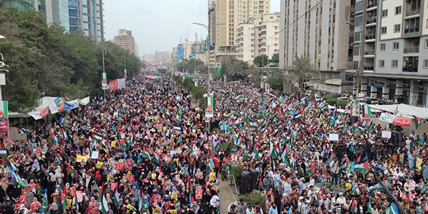 Pakistan’da Filistin’e destek gösterisi! 100 bin kişi sokaklara döküldü