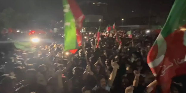 Pakistan'da gerilim tırmanıyor! İmran Han için tutuklama emri