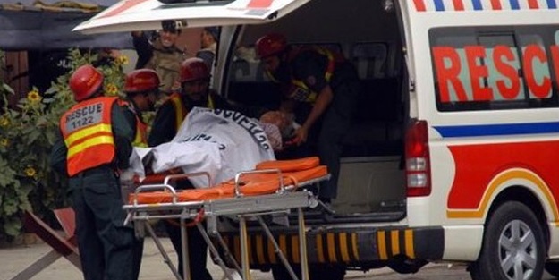 Pakistan'da maden çöktü: 12 ölü