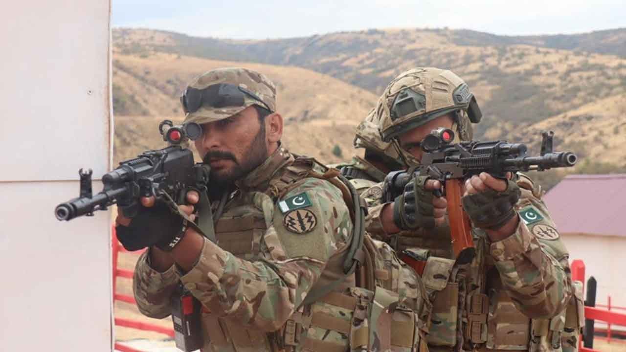 Pakistan'da mafyaya operasyon