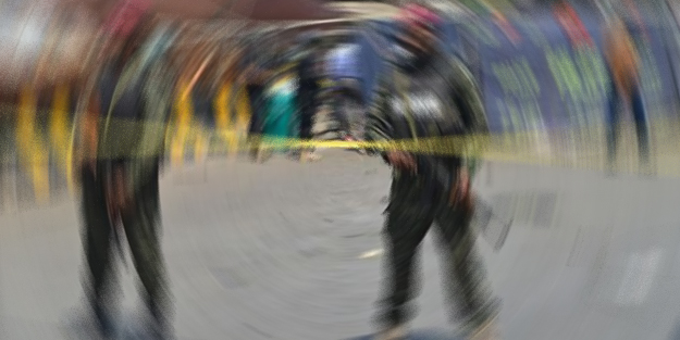 Öğrenciler arasındaki çatışma okulu tatil ettirdi!