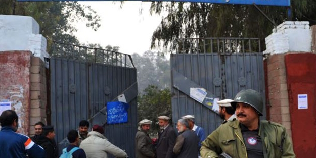 Öğretmenler silahla ders verebilecek