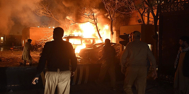Pakistan'da patlama: 10 ölü, 39 yaralı