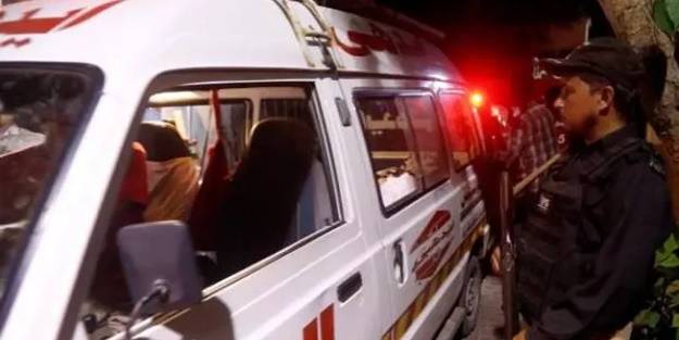 Pakistan'da petrol istasyonunda patlama: Ölü ve yaralılar var