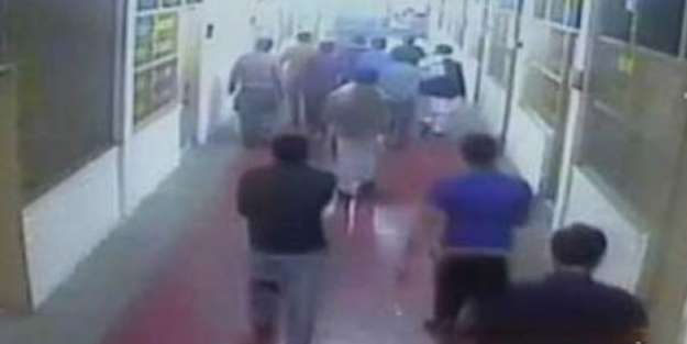Üniversiteye saldırı! Silah ve patlama sesleri geliyor