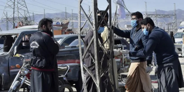 Pakistan'da saldırı girişimi! Seçim bilançosu: 51 saldırıda 12 ölü var! kaçmaya çalıştılar! Olaylar haddini aştı!