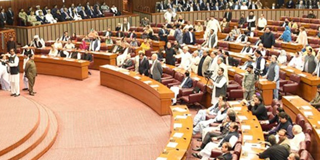 Pakistan'da seçimler ocak ayında yapılacak