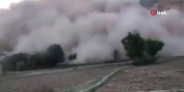 Pakistan'da toprak kayması! Onlarca kişi enkaz altında kaldı