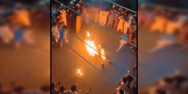 Pakistan'da yüce Kur'an'ı yakan turist halk tarafından linç edildi!