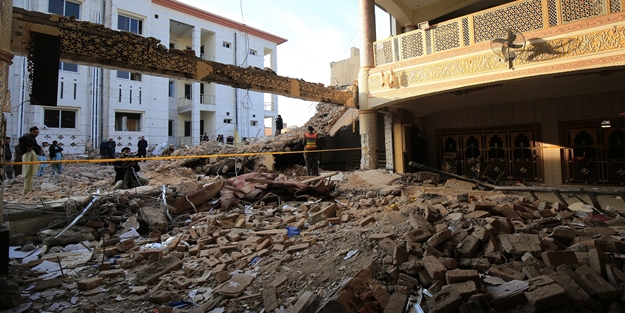 Pakistan’daki cami saldırısında can kaybı yükseldi