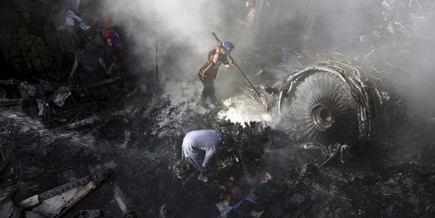 Pakistan'daki uçak kazasına ilişkin ilk detaylar ortaya çıktı