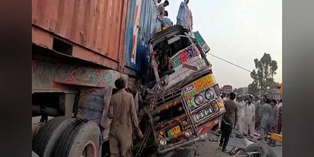 Pakistan'dan kötü haber! Çok sayıda ölü ve yaralı var