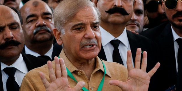 Pakistan'ın yeni başbakanı belli oldu